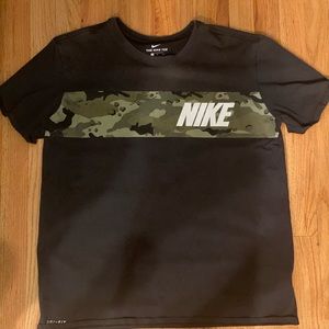 Nike Camo Tee (L)